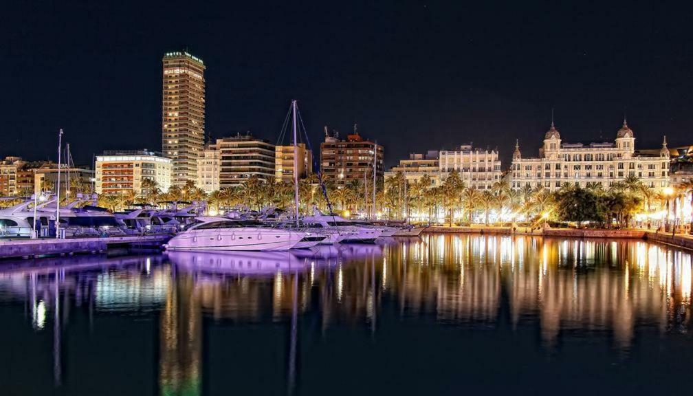 Super Centrico, Luminoso, Amplio, Terrazas Y Patio Apartment Alicante Bagian luar foto